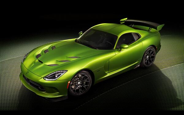 TSMag's tweet photo. A nosotros nos encanta el color de este SRT Viper Stryker 2014... y a ti, ¿Qué es lo que más te gusta? #Actualidad http://t.co/RteuxQkqHY
