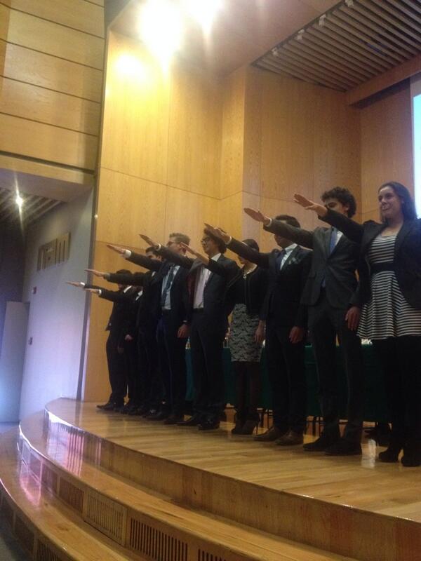 PhilosEconomia's tweet photo. A partir de este momento @EquilibriaEco es la Representación de Alumnos de Economía para el ciclo 2014 ¡Mucho éxito! http://t.co/pWk4JpDelt