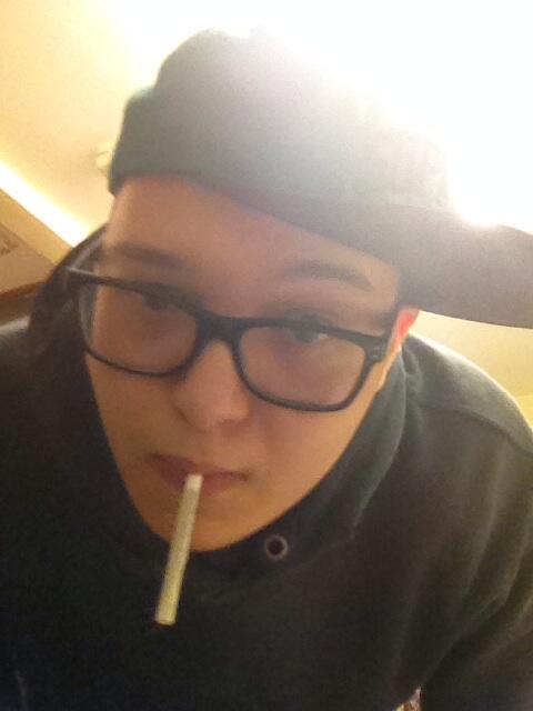 KazLufc's tweet photo. 2nd cig #dickhead http://t.co/oVtkTsnBga