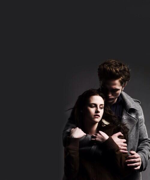 BellaTheLioness's tweet photo. Oldie but goldie of beautiful Edward embracing me. http://t.co/QhbMWfkBH8