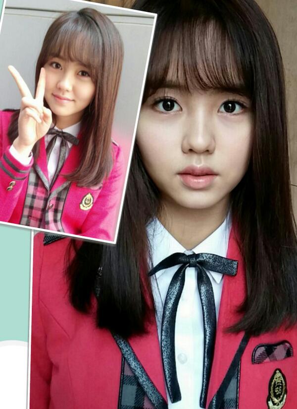 hellokimsohyun's tweet photo. 핑크색 교복입고 음악중심 가고있어요!!~^^ 오늘컨셉이 교복인데 ��철오빠가 어떤교복을 입고오실지 너무너무 궁금해요!!! 빨리 가야겠어요~ㅋ http://t.co/lWMBuUaWWS