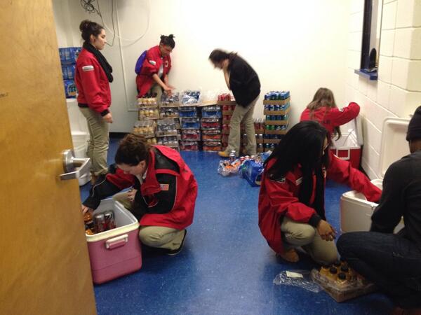 emma_cybr's tweet photo. Some @CityYearBR CMs preparing for MLK day with @MLKProjectBR ! http://t.co/WfN9PDHyHD