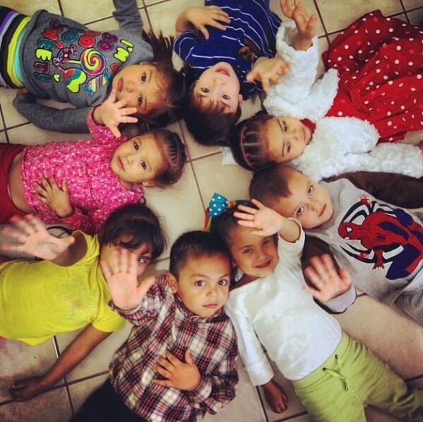 SEDESOL_mx's tweet photo. Prioritario, mejorar el cuidado y atención en las estancias infantiles afiliadas a la Sedesol: http://t.co/mHFwCx566k http://t.co/nAws7oIUXl