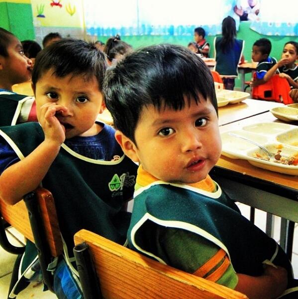 SinHambreMx's tweet photo. Inicia Estrategia de Desayunos y Comidas Calientes para Hijos de los Trabajadores del Campo: http://t.co/ntIZczrbNX http://t.co/SKmtAl092e