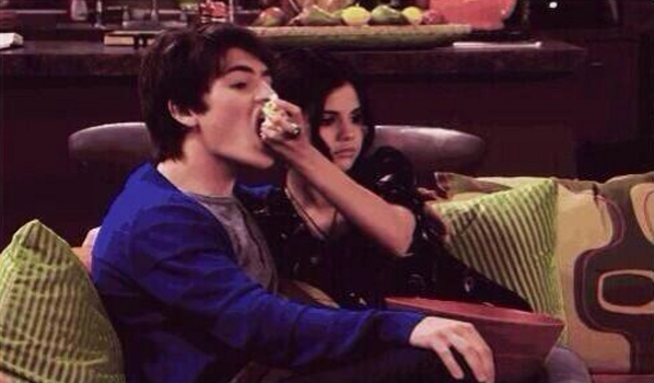 LoveForRealz's tweet photo. relationship like this please http://t.co/AfOqeKdvrl