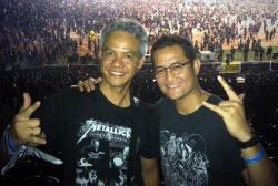 Juliari_PDIP's tweet photo. Juliari P. Batubara bersama Ganjar Pranowo saat menyaksikan Konser Metalica. Keduanya kader utama PDIP http://t.co/1hSerF9K8h