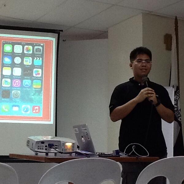 jhenbajenting's tweet image. -- iOS Development :) by: Kuya John ;) #adduDevCon