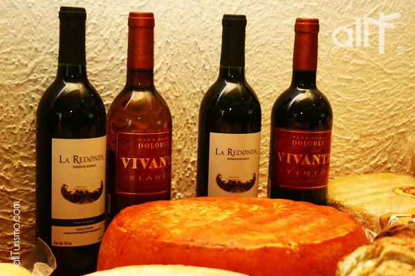 allTurismo's tweet photo. Viernes con V de vino mexicano... @laredonda @VINOSPARATODOS @VinosMexico http://t.co/z8kYi7umcv