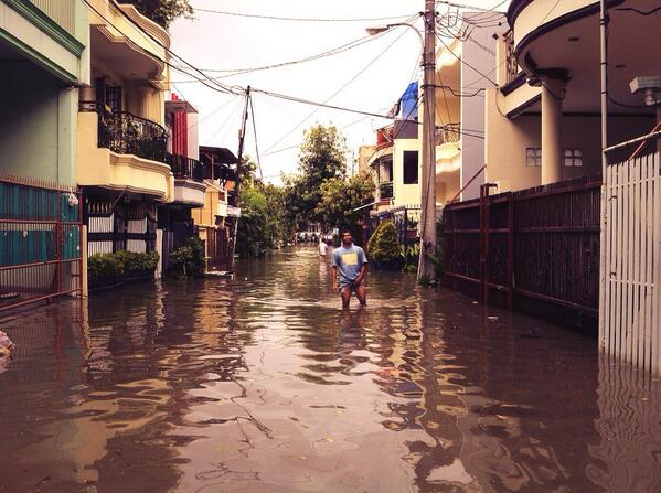 Turut bersimpati untuk rekan SMI yg sedang berjuang melawan banjir.. Keep strong! #SupermotoIndonesia #smi