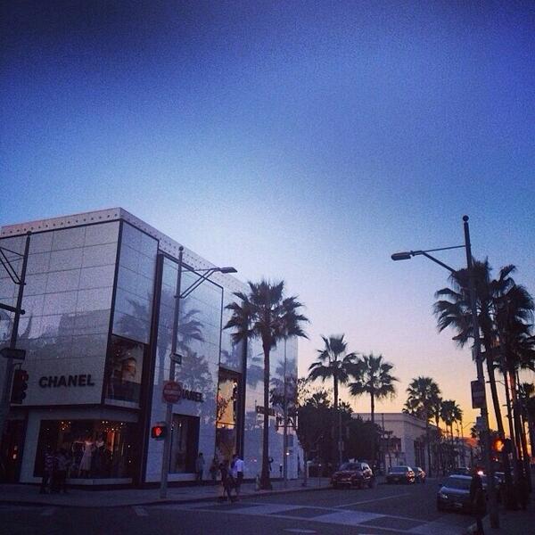 AnnaAndres1's tweet photo. #breathethatair 🌅🌅🌅 #rodeodrive #freshair  #sunset #la http://t.co/jfkkFEZbLu