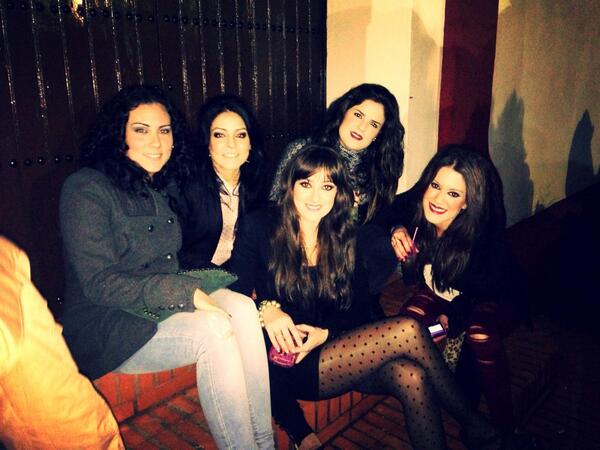 ErikaPG87's tweet photo. Una con mis cruceñas guapas!! @angela_romero87 @Maria_MedelP @JuanaMPinilla @Martina_Crucess http://t.co/2M4Q1PXN37