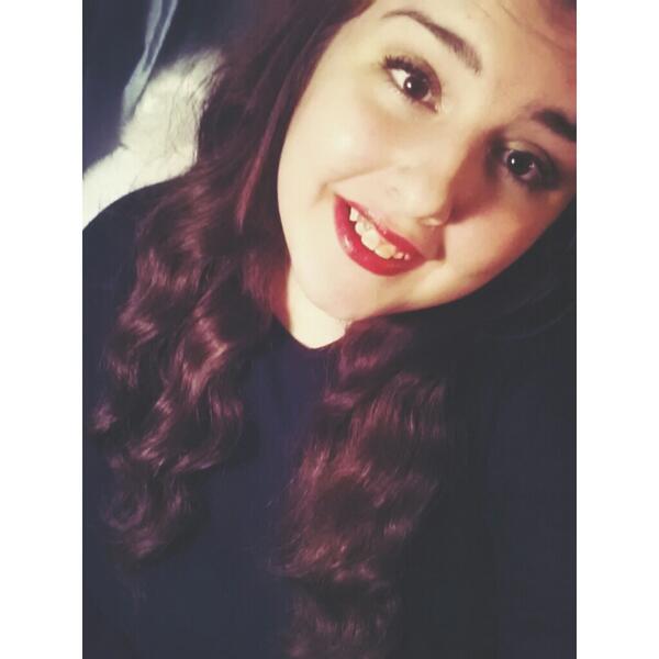 prkr_blu's tweet image. "@tinyclowd: QUOTE THIS W A SELIE I WANT 2 SEE UR CUTE FACES"