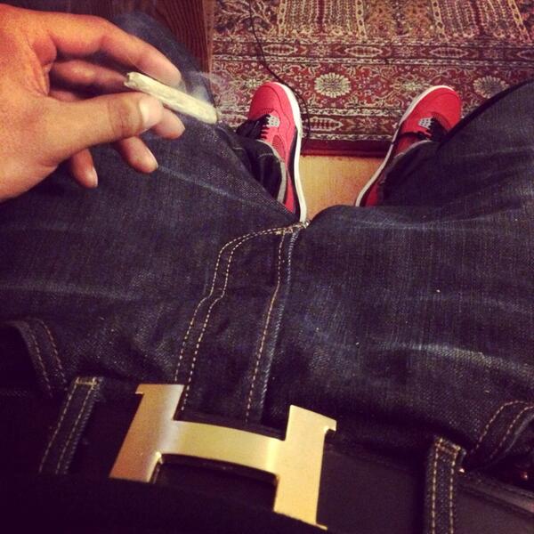 Hollaifyaseeme's tweet photo. Coolin smokkin http://t.co/ODD7N4lYxK