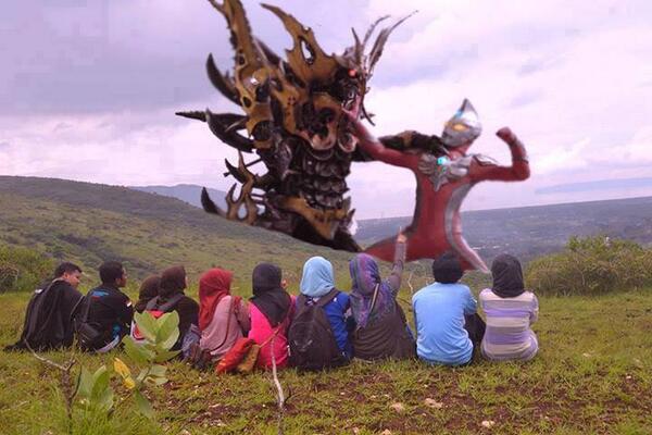 reszaganda's tweet photo. @UulUda @He_Maulana @sulis_tiyut @Rina_maholtra @Athmaadry @abah_smanjipa @Dythajie @PazriUnlam ini aja, live lho ! http://t.co/o0NkaPYSre