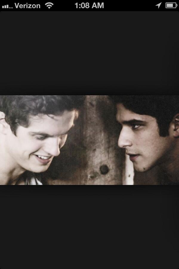 Kylester_HOA's tweet photo. Me and Ollie http://t.co/VSTy6XwOIR