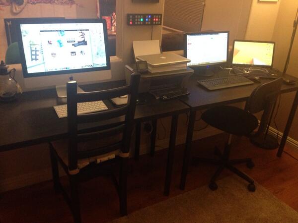 caseyrriley's tweet photo. His and her desks set up tonight #ikea-fu #rileyhouse http://t.co/FlCu9D7GKr