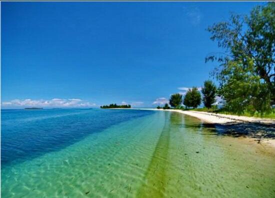 rizkybotan's tweet photo. "@dikotaku: Pulau Dodola - Maluku Utara http://t.co/P4HzpwixxR"