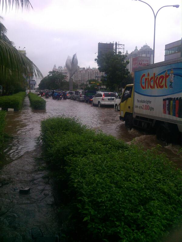 pikadew's tweet photo. Awas yu lo ketuker sama kecebong haha"@WahyuRinjani: Hore gak bisa pulang http://t.co/wib8hkfaXl"