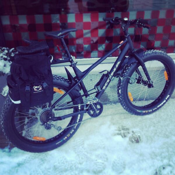KekkonenMirko's tweet photo. #winter #cycling #fatbike http://t.co/mgtA01LM4Z