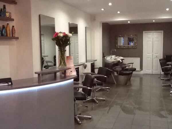 Studio101_'s tweet image. Our refurbished salon is looking wonderful ... everyone welcome :)