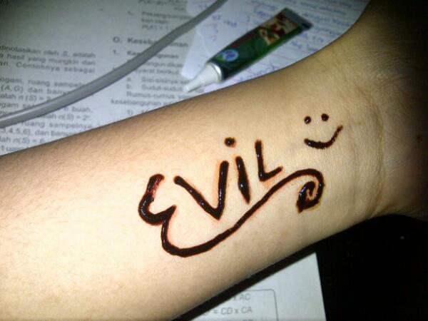 Gara gara beginian di omelin bu kas :(