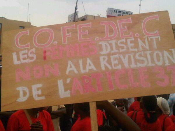 Pr Nestorine. On aime bien le mari de Chantal. On lui donne un repos. #lwili #NonAuSenat #Nonalarevision #BurkinaFaso