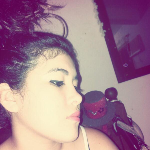 anabelen077's tweet photo. Despeinada jijijiji 😡 http://t.co/d6icoqo00N