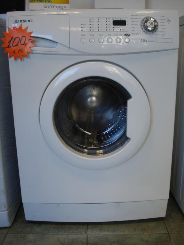 SoltexSia's tweet image. Šaura Samsung veļasmašīna (40 cm)! 4.5 Kg ietilpība un 1000 apgr./ min. Tikai 142 € /100 Ls. Zvani 29850900!!!!!!!!!