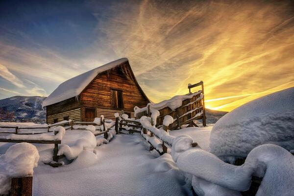 Gabriele_Corno's tweet photo. Cottage, Lapland, Finland http://t.co/Mzj299Zbbt