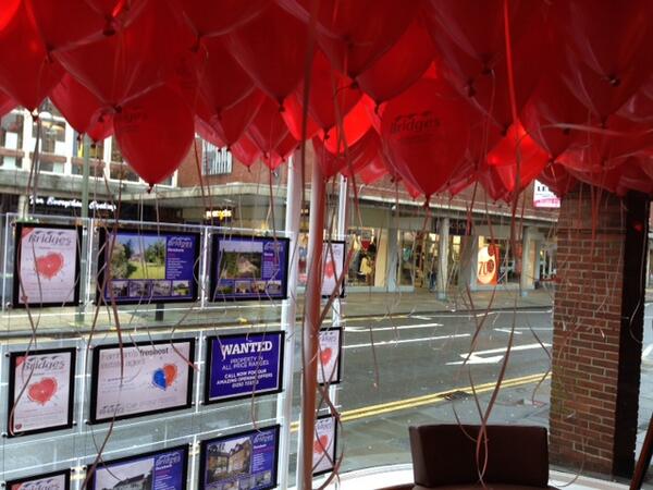 BridgesEstateAg's tweet image. Wasn't there a song about this.... @BridgesEstateAg #Farnham hitting the own with Balloons this morning! #property