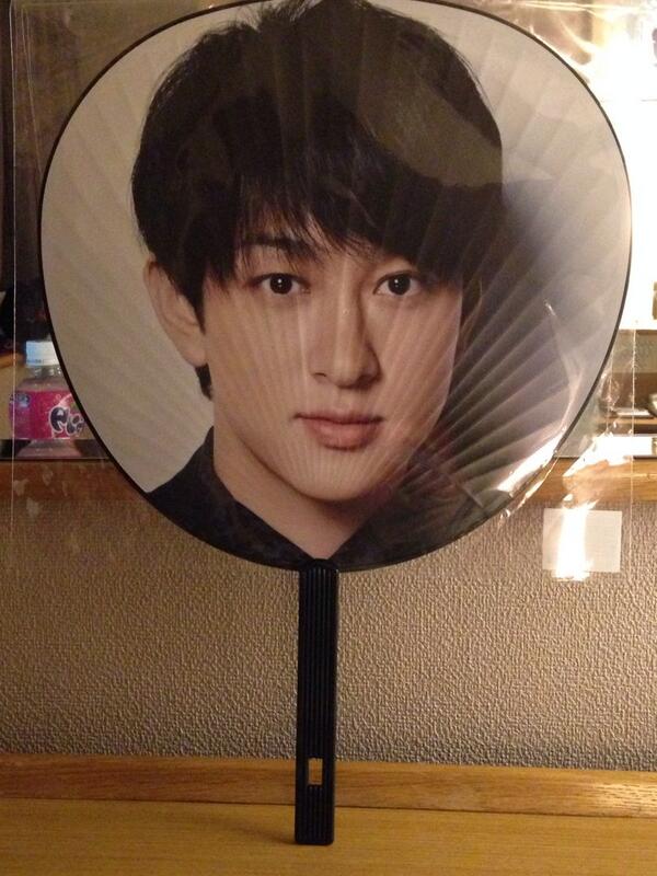 ______basa's tweet photo. @______kra_ 

    突然の横山 ☜ http://t.co/bfQhfstVo2