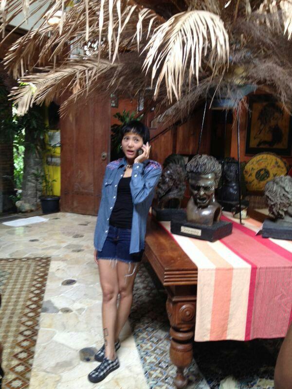 RT <a href="/cosmicclothes/">Cosmic Clothing</a>: <a href="/popsovia/">Poppy Sovia</a> with chambray longsleeve COSMICGIRL at ripleys believe it or not <a href="/whatsonANTV/">ANTV</a> #ENJOY