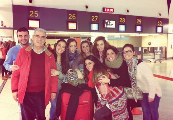 AnaRuizSab's tweet photo. Hasta pronto @teresevillana Te queremos! @albadevalenzuel @AnadeValenzuela @rorl13 @mariu_riquelme @higi85 @irenemmcc http://t.co/A1huJxSRyi
