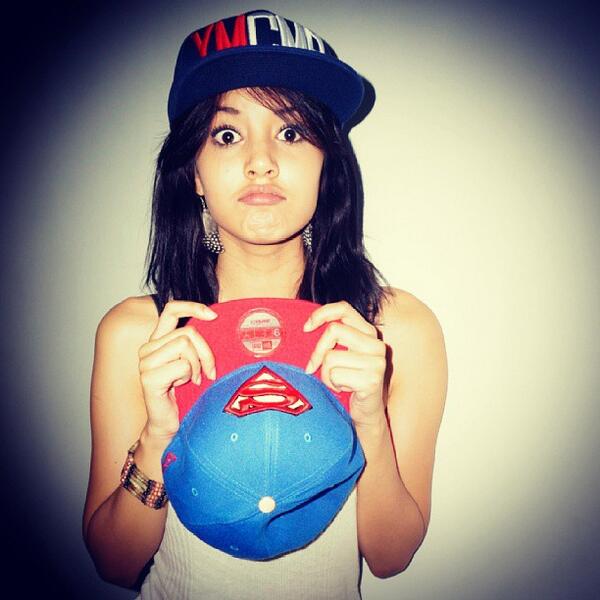 Aurelievers's tweet photo. Hellooww guyss!! #Anniv1stAurelievers @aurelie_moe http://t.co/iktphREXA0