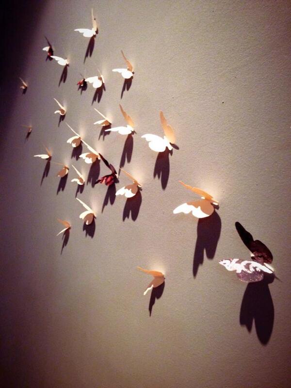 AlaSdEpApEL4's tweet photo. Sobre un fondo gris las mariposas batieron sus ALAS http://t.co/Q24VWh8YnH