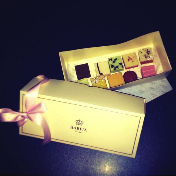 Pretty Girl Rock Barfia Candyfloss Orange Mango Peppermint Blackforest Gateau Barfi Nom Http T Co F7gaar6ren