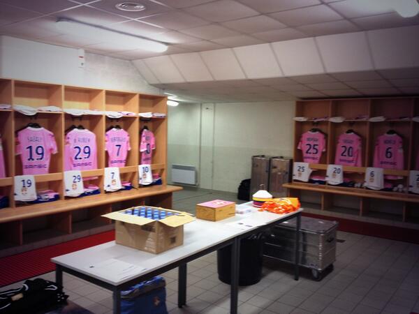 ETGfc's tweet photo. #ESTACETG Le vestiaire des Haut-Savoyards est prêt et n'attend plus que les joueurs. Ils ne devraient plus tarder ! http://t.co/eRVCOFUyVX