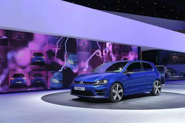 VolksWagenCrows's tweet photo. MK7 Golf R. Looks splendid http://t.co/CMwZx5uZE3