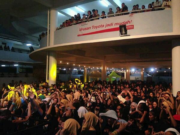 <a href="/Tarlexandria/">Tarlexandria</a> hujan bikin fun yeaay "