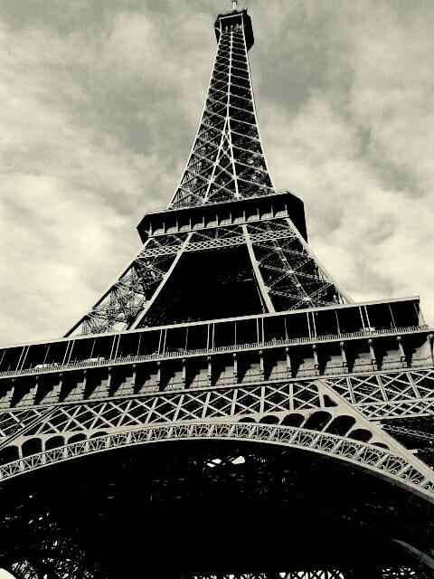 SofiGasset's tweet photo. Paris me puede http://t.co/UjLKIu8soc