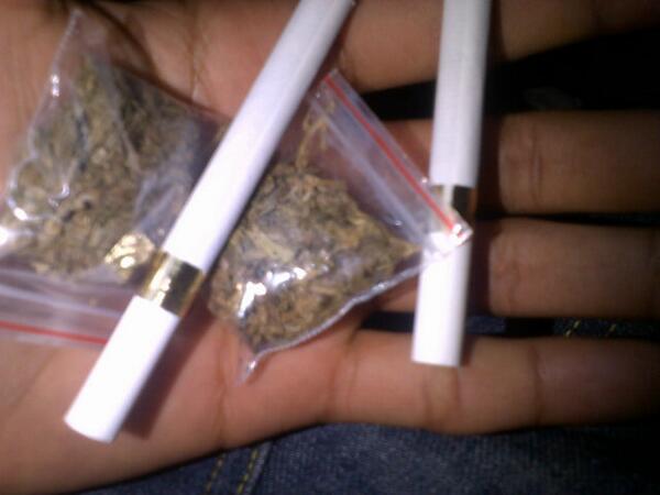 ProdaJay_zuma's tweet photo. fina get soooo smoked up! http://t.co/gXQyuOMfIJ