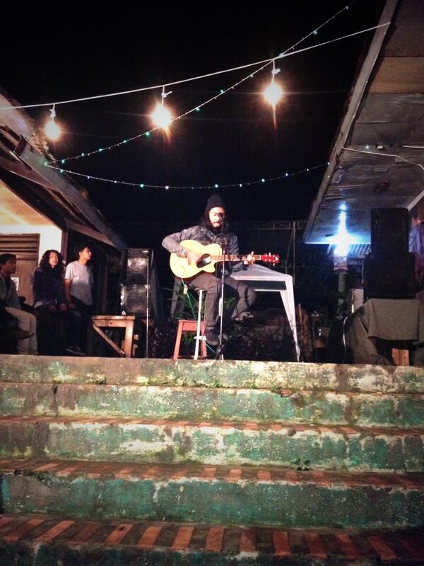 acekingsquad's tweet photo. Ada surprise perform dari @riorazor - @rusamilitan sekarang !  #AceKing http://t.co/udX7H0hat6