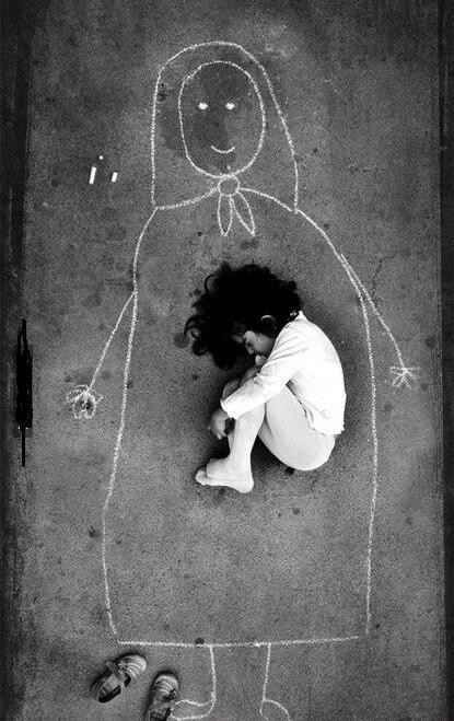 Hiçbir zaman
keşkem olmadı şu fani dünyada,
Ama ne olur,
''Keşke
anneler ölmese...''