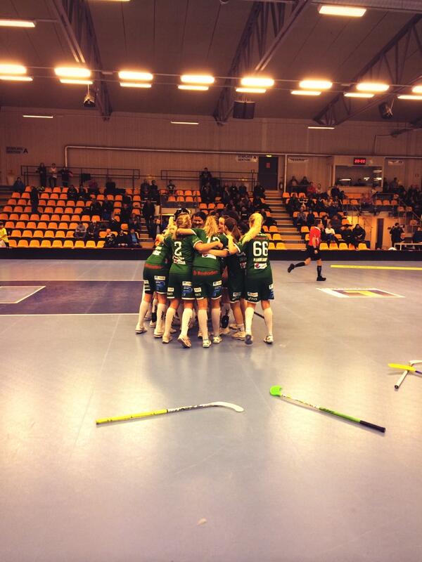 ibkdalen's tweet photo. Seger!!!!! Vinst med 2-4 mot Karlstad 😃 http://t.co/kGPAJF5YtN