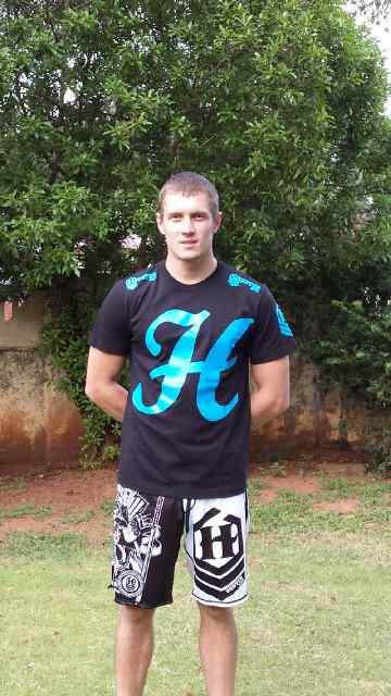 Ray13c's tweet photo. @huntermma13 @ChelseaBAllen16 thanks alot for the great gear sandro really appreciate it #warriorrace #teamtitans http://t.co/UZ3oqu4GdL