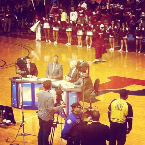 WinkG2's tweet photo. @JayBilas who ya got today? http://t.co/48BqFaCljC