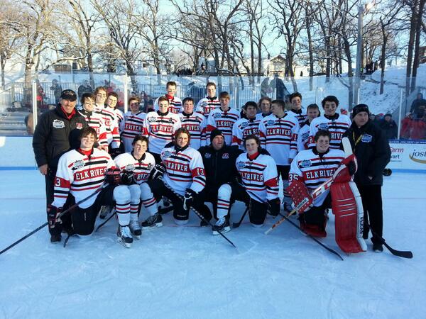 VintageMNHockey's tweet photo. Priceless!  Great game and venue #HDM2014 #HandkePit @PoweredByHockey http://t.co/PfReoCSKpQ