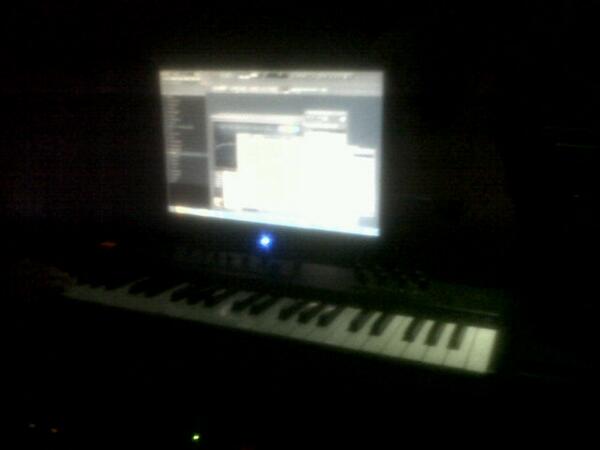JkVersatilMusic's tweet photo. @Jkysadexs in Studio. The New Song Trabajando @DerryEIM @FRMusicRD. Esperen este palo! Lo que Estaban Esperando!! CS. http://t.co/T3cJWf26XY