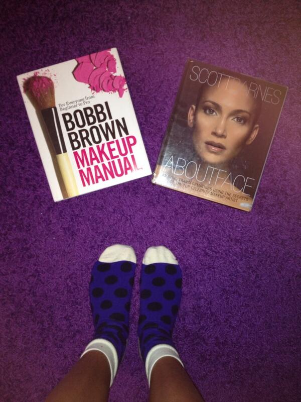 JaylaKoriyan's tweet photo. When I'm really into things.. I read about to 🙇📗 http://t.co/jS94GmBCAV