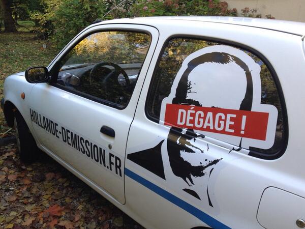David_vanH's tweet photo. DISPARUE.
Jeune voiture, souriante et gaie.
Vue emportée par des flics.
Toujours vivante?
Soutien = RT!
@David_vanH http://t.co/KFeOHiGZca